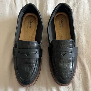 Clarks Black and Brown Leather Loafers Slip-Ons